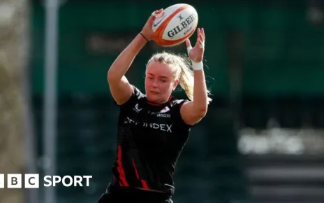 Fi McIntosh: Scotland second row extends deal with Saracens