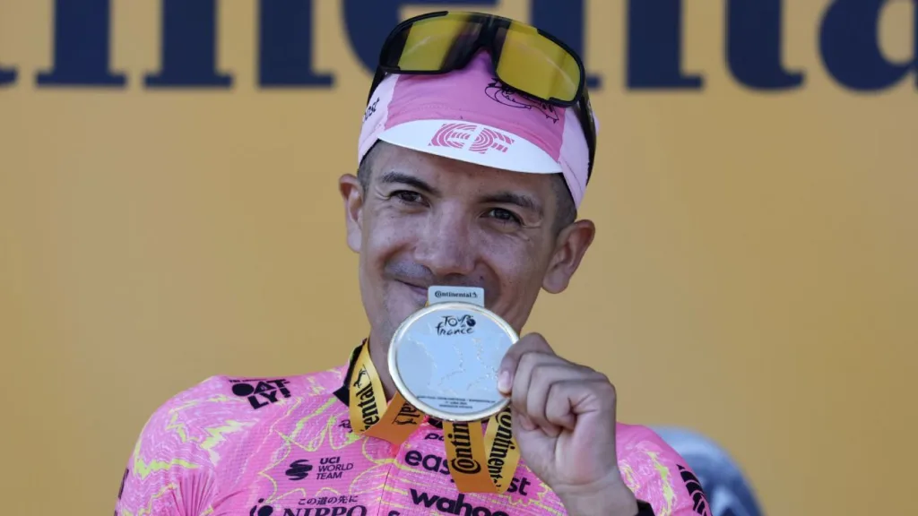 Richard Carapaz first Ecuadorian to win Tour de France stage