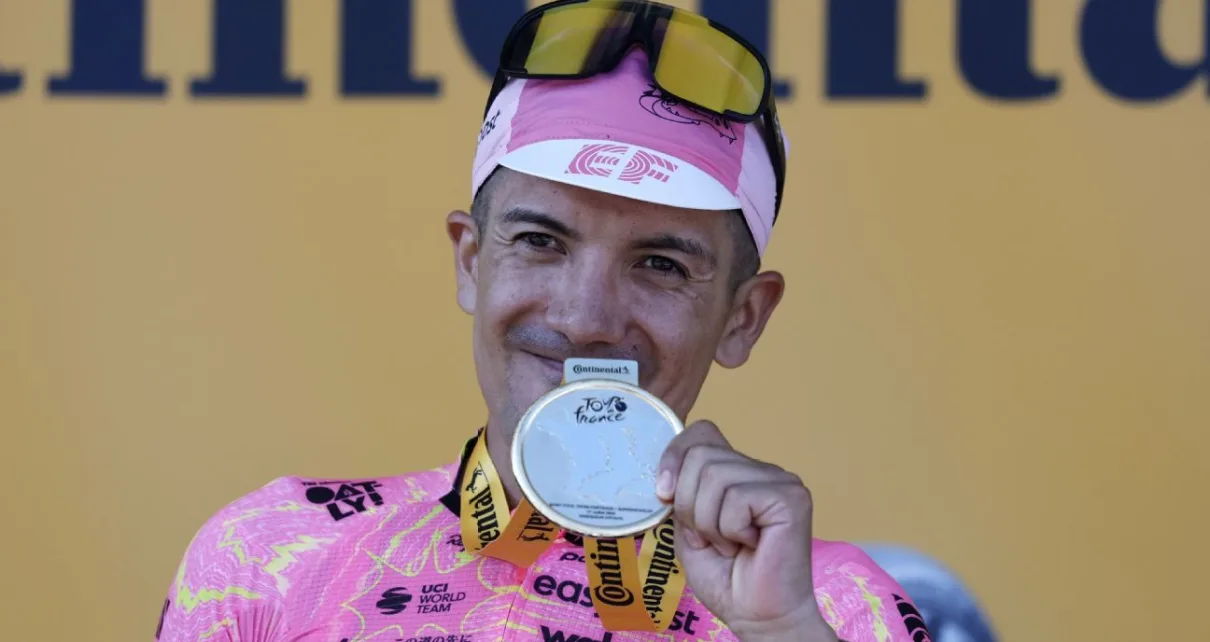 Richard Carapaz first Ecuadorian to win Tour de France stage