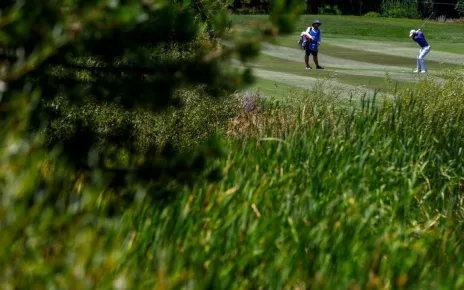 Flurry of birdies gives Ben Silverman 2-point Barracuda lead