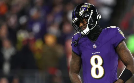 Lamar Jackson disputes Troy Aikman’s trademark bid for No. 8