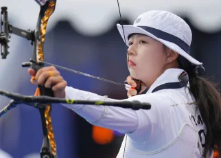 Lim Si-hyeon leads dominant South Korea archery team with WR