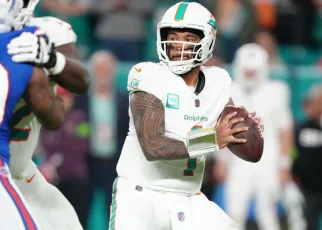 Dolphins, QB Tua Tagovailoa reach 4-year, 2.4M extension