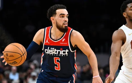 Suns signing Tyus Jones to fill point guard vacancy