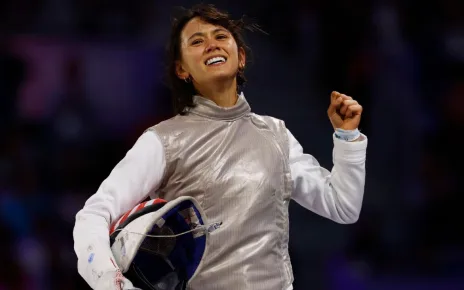 American Lee Kiefer wins 2nd Olympic gold in women’s foil fencing