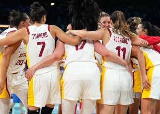 Spain opens up women’s basketball at Olympics, tops China