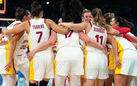 Spain opens up women’s basketball at Olympics, tops China