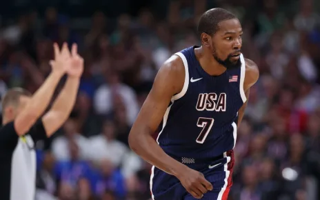 Kevin Durant, LeBron James key U.S. rout in Olympics opener