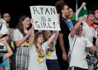 Ryan Murphy wins bronze before finding out he’ll be ‘girl dad’