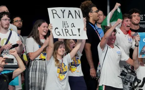 Ryan Murphy wins bronze before finding out he’ll be ‘girl dad’