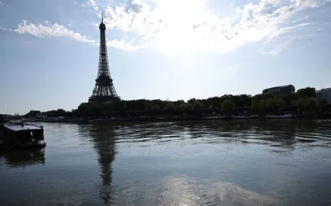 Olympic women’s 10km marathon swim on as scheduled in Seine