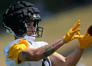 Steelers rookie WR Roman Wilson exits practice on cart