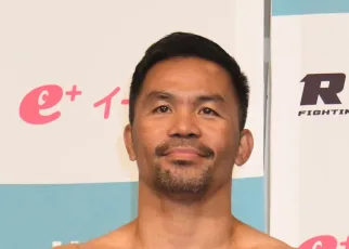 Watch 45-year-old Manny Pacquiao stare down kickboxing champion for Super RIZIN 3 fight | Video