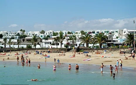 British woman, 45, dies in suspected drowning on Lanzarote beach during family holiday