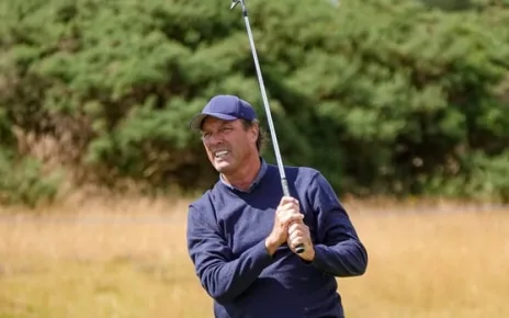 Stephen Ames sits 2 shots back of Senior British Open leader K.J. Choi at Carnoustie