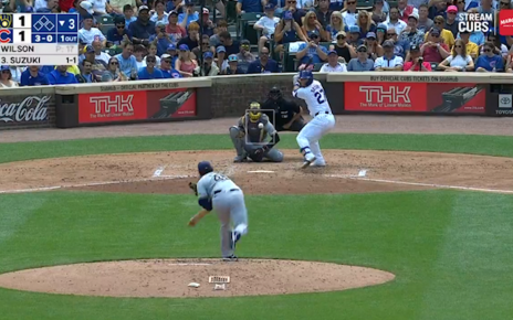 Seiya Suzuki slams a home run to give the Cubs a lead over the Brewers