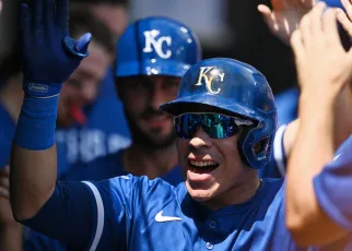 Royals sweep White Sox to end July