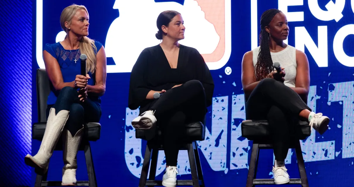 Jennie Finch, Natasha Watley, Lauren Gipson discuss growth of softball