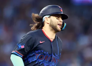 Bo Bichette exits Blue Jays’ loss with calf injury