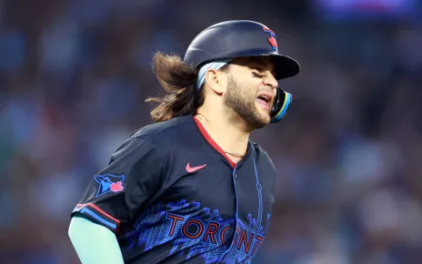 Bo Bichette exits Blue Jays’ loss with calf injury