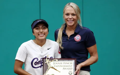 Katelen Pedroza receives Jennie Finch Empowerment Award