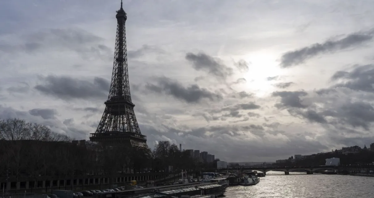 No triathlon swim prep in Seine ahead of 1st race