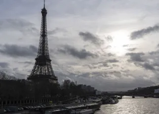 No triathlon swim prep in Seine ahead of 1st race