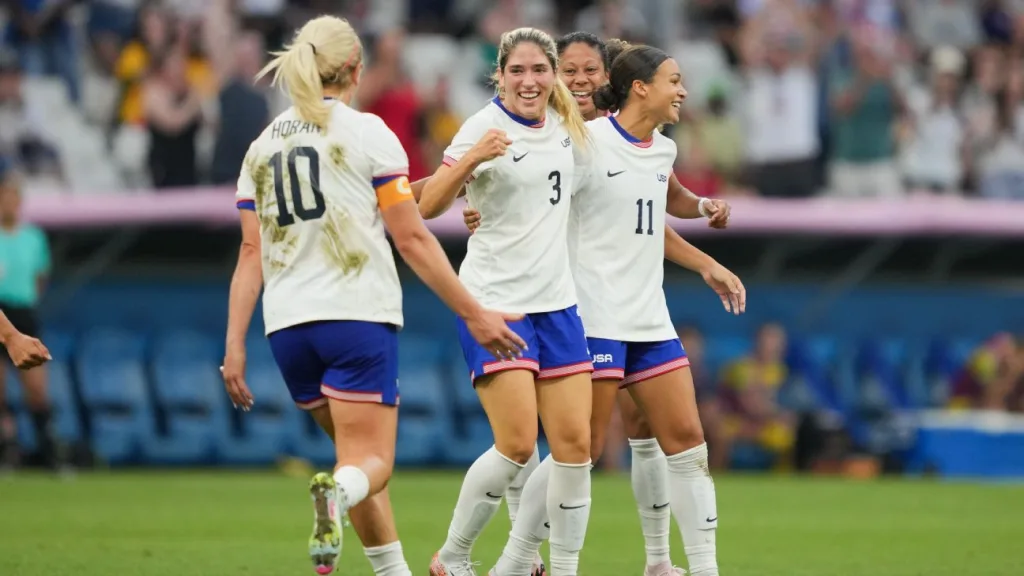 USWNT wins Olympic group stage by sticking with same roster