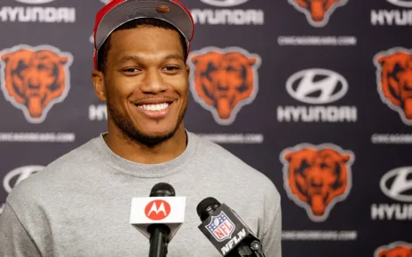 Bears, wide receiver DJ Moore reach 4-year, 0M extension