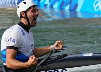 Giovanni de Gennaro grabs gold for Italy in kayak slalom