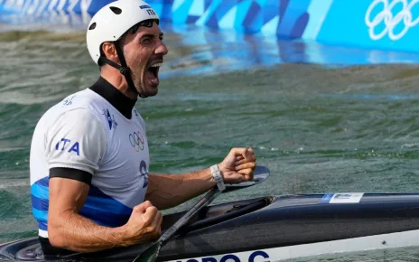 Giovanni de Gennaro grabs gold for Italy in kayak slalom