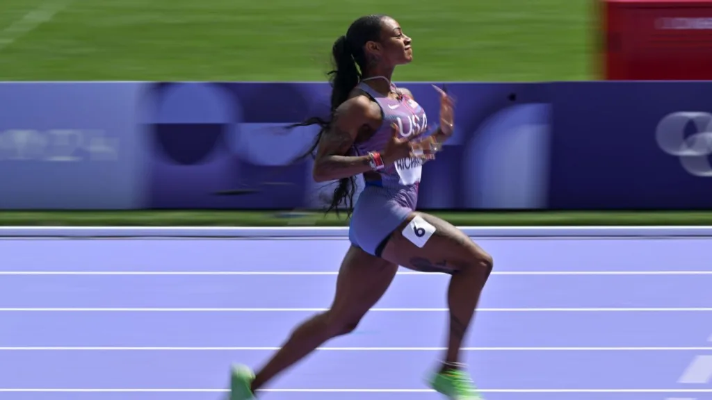 Sha’Carri Richardson wins heat, into 100m semis at Olympics