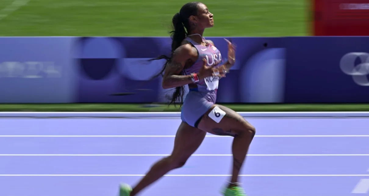 Sha’Carri Richardson wins heat, into 100m semis at Olympics