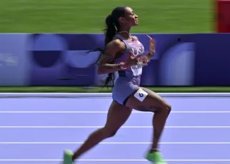 Sha’Carri Richardson wins heat, into 100m semis at Olympics