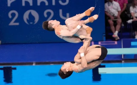 China barely holds off Mexico for fourth straight diving gold