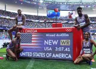 Team USA sets world record in 4x400m mixed relay