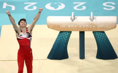 ‘Clark Kent of pommel horse’ Stephen Nedoroscik wins bronze