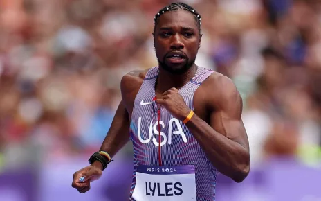 Noah Lyles finishes 2nd in 100m heat, reaches Olympic semis