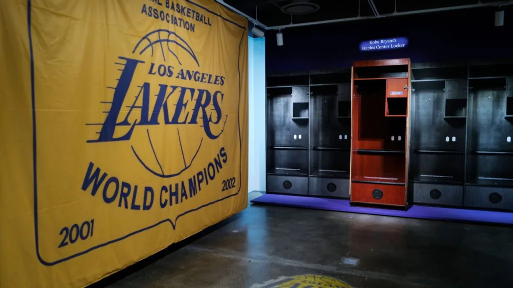 Kobe Bryant’s Staples Center locker fetches record .9M at auction