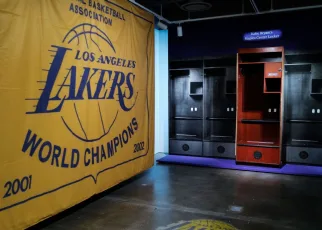 Kobe Bryant’s Staples Center locker fetches record .9M at auction