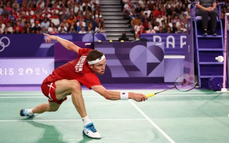 Denmark’s Viktor Axelsen defends badminton gold title