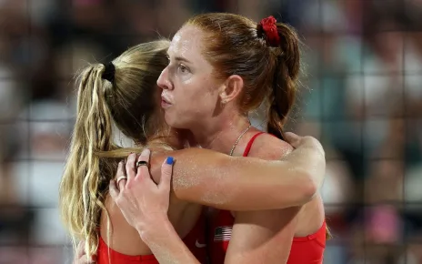 U.S. women lose to Swiss, fail to medal in beach volleyball