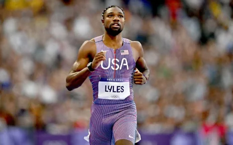 Noah Lyles makes 200-meter semifinals in sprint triple quest