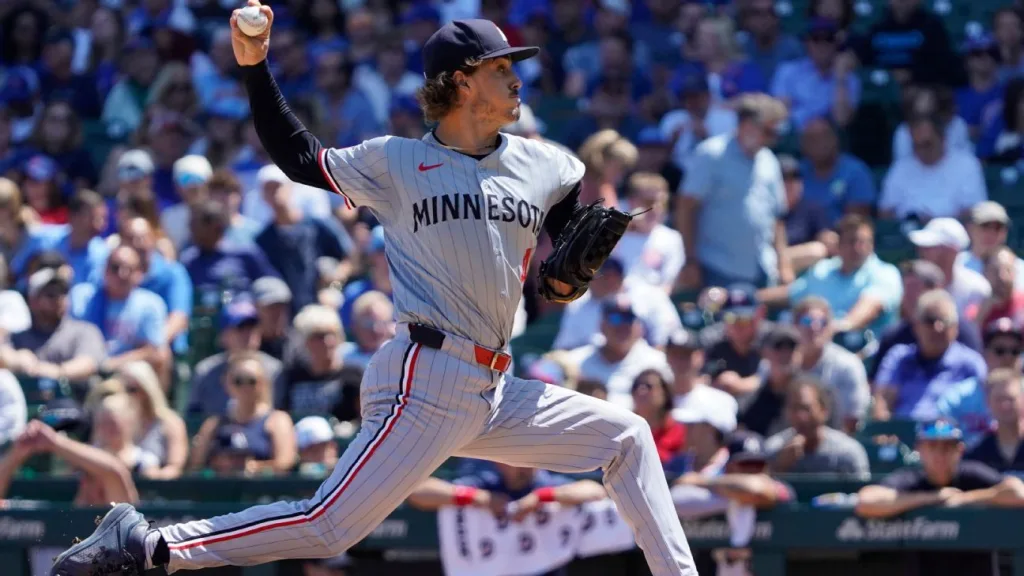 Twins starter Joe Ryan leaves with triceps injury