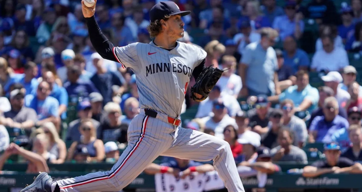 Twins starter Joe Ryan leaves with triceps injury