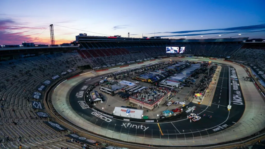 Reports – Bristol Motor Speedway to host Reds-Braves game