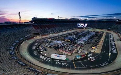 Reports – Bristol Motor Speedway to host Reds-Braves game