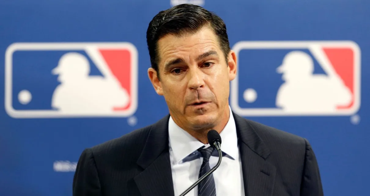 Yankees honor late MLB executive Billy Bean with moment of silence