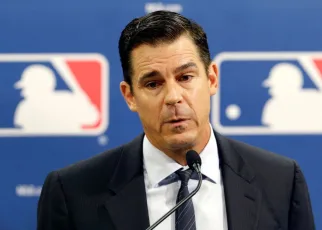 Yankees honor late MLB executive Billy Bean with moment of silence