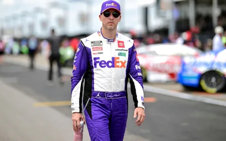 Hamlin beats JGR team-mate Truex to pole